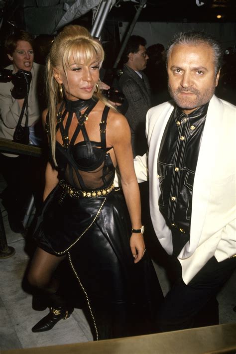 gianni versace wikipedia español|gianni versace famous designs.